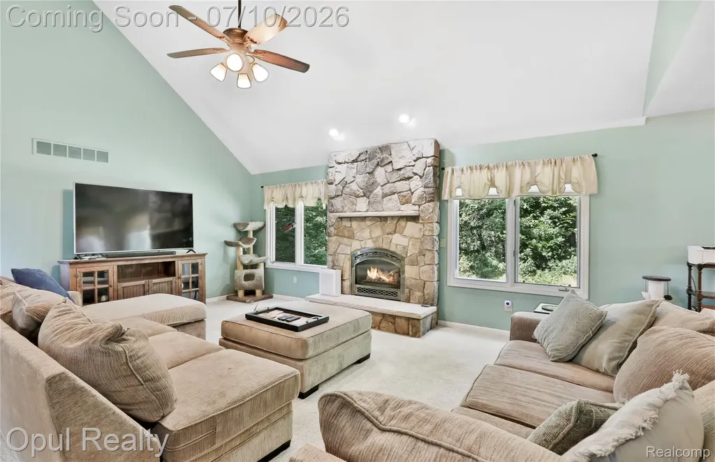 7725 Partridge Hill Drive Hamburg Township MI 48116