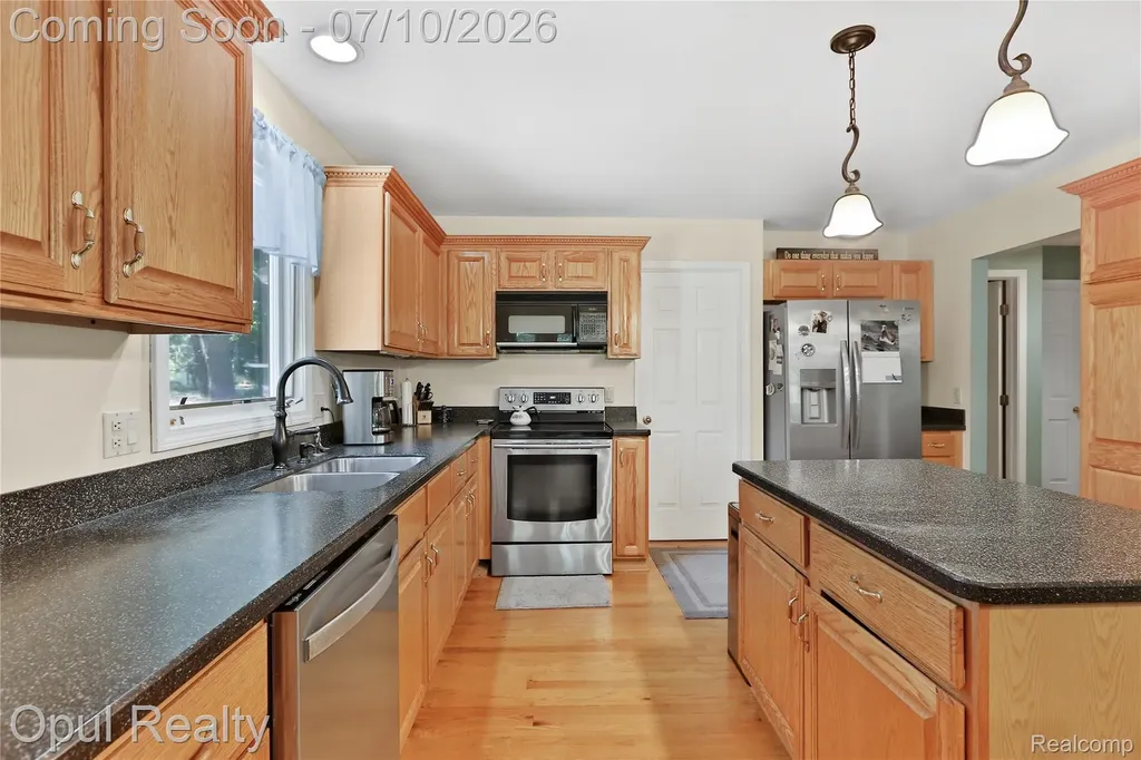 7725 Partridge Hill Drive Hamburg Township MI 48116
