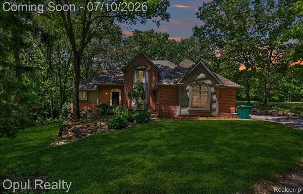 7725 Partridge Hill Drive Hamburg Township MI 48116