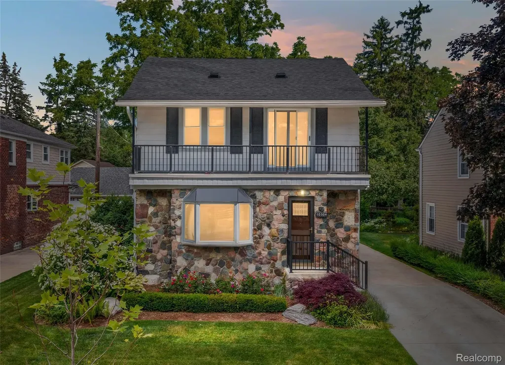 10504 Borgman Avenue Huntington Woods City MI 48070