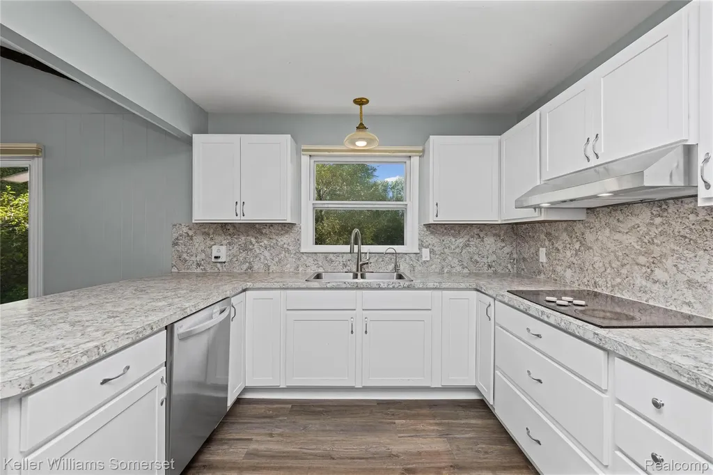 2344 Rochester Road Addison Township MI 48367