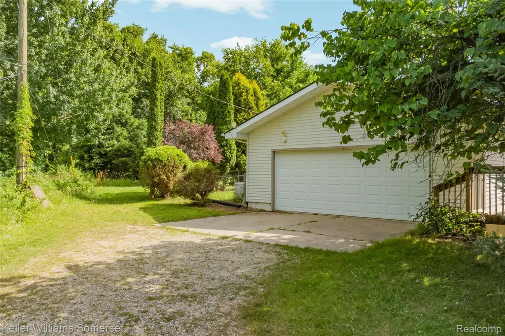 2344 Rochester Road Addison Township MI 48367