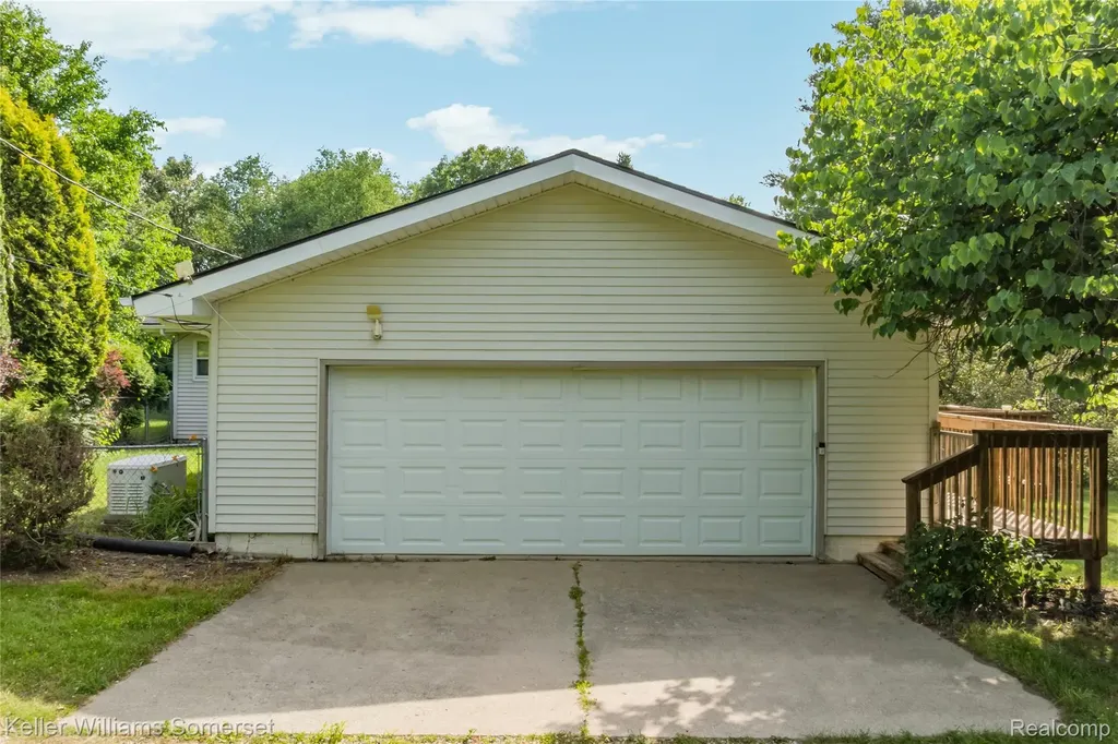 2344 Rochester Road Addison Township MI 48367