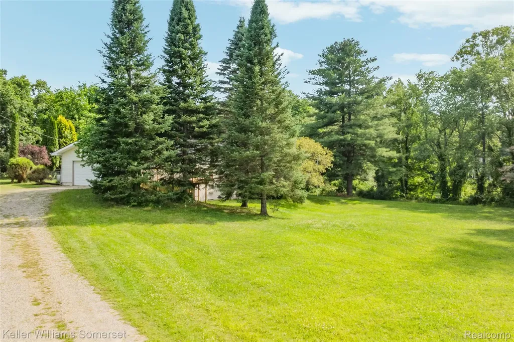 2344 Rochester Road Addison Township MI 48367
