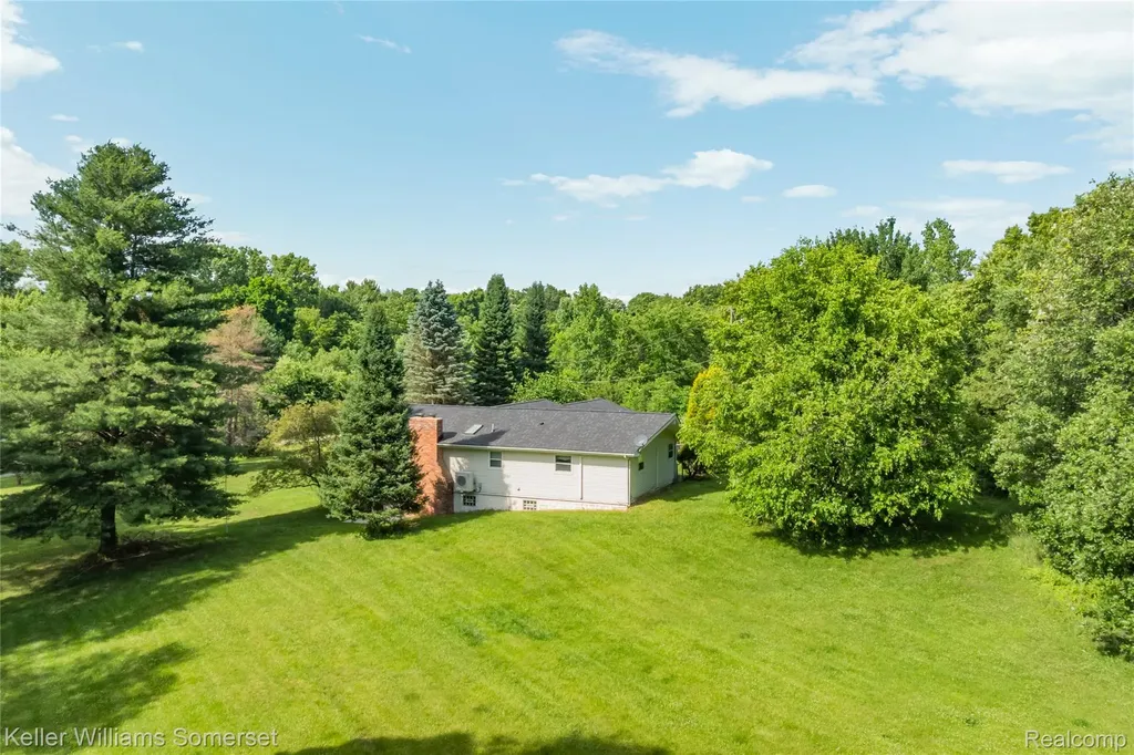 2344 Rochester Road Addison Township MI 48367