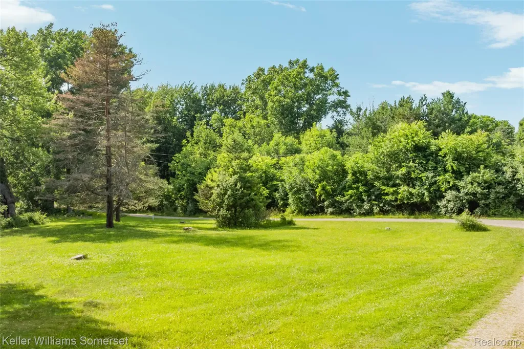 2344 Rochester Road Addison Township MI 48367