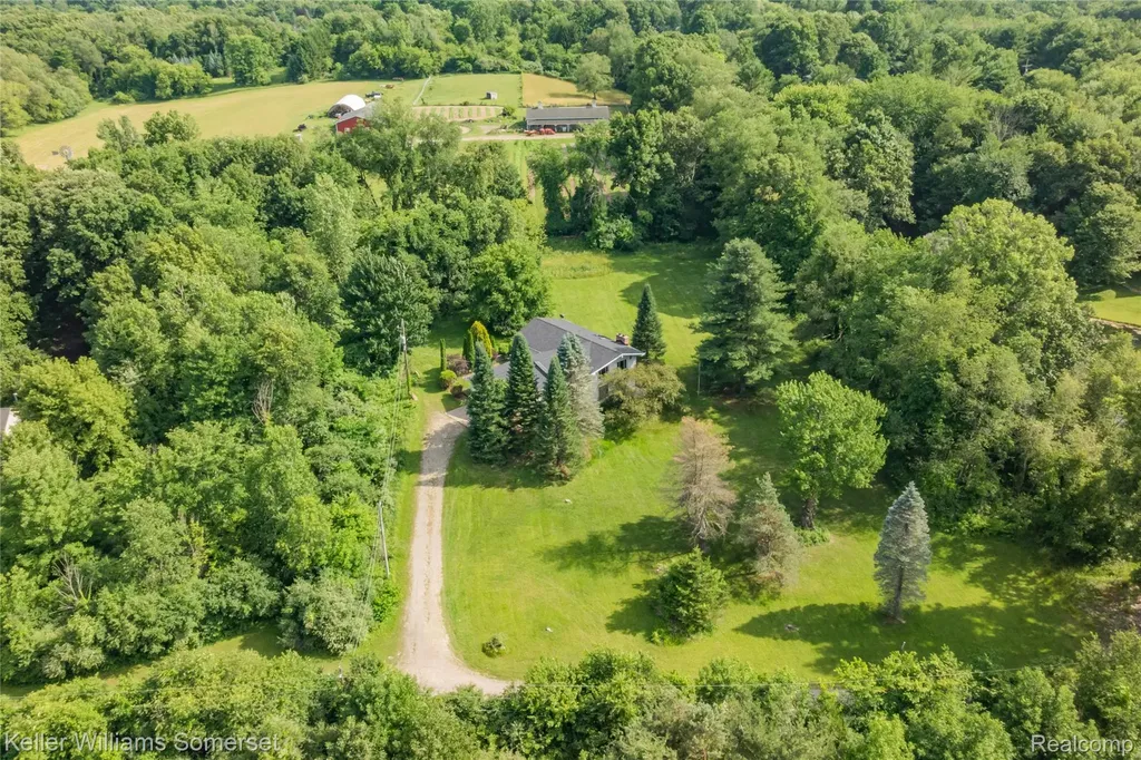 2344 Rochester Road Addison Township MI 48367