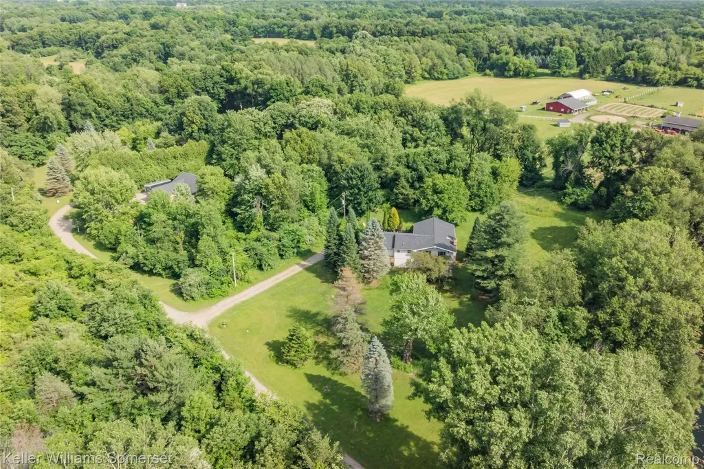 2344 Rochester Road Addison Township MI 48367
