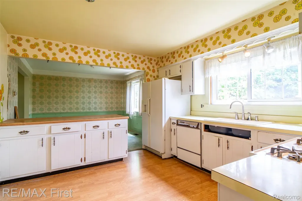 3848 Pall Drive Warren City MI 48092