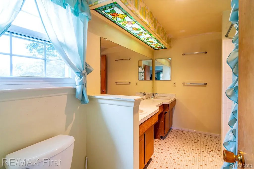 3848 Pall Drive Warren City MI 48092