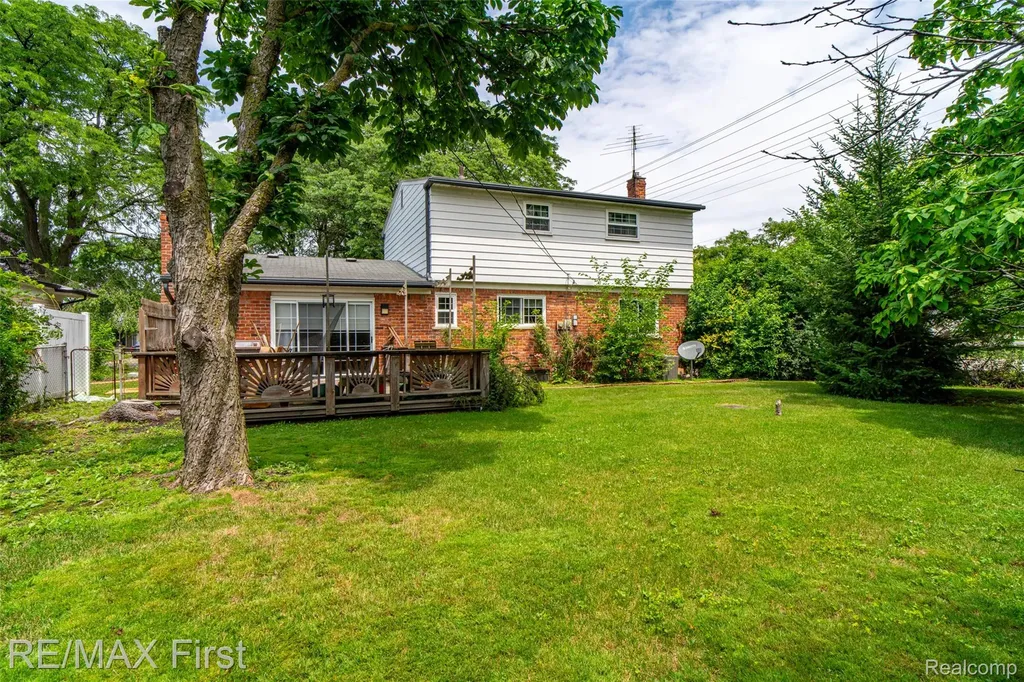 3848 Pall Drive Warren City MI 48092