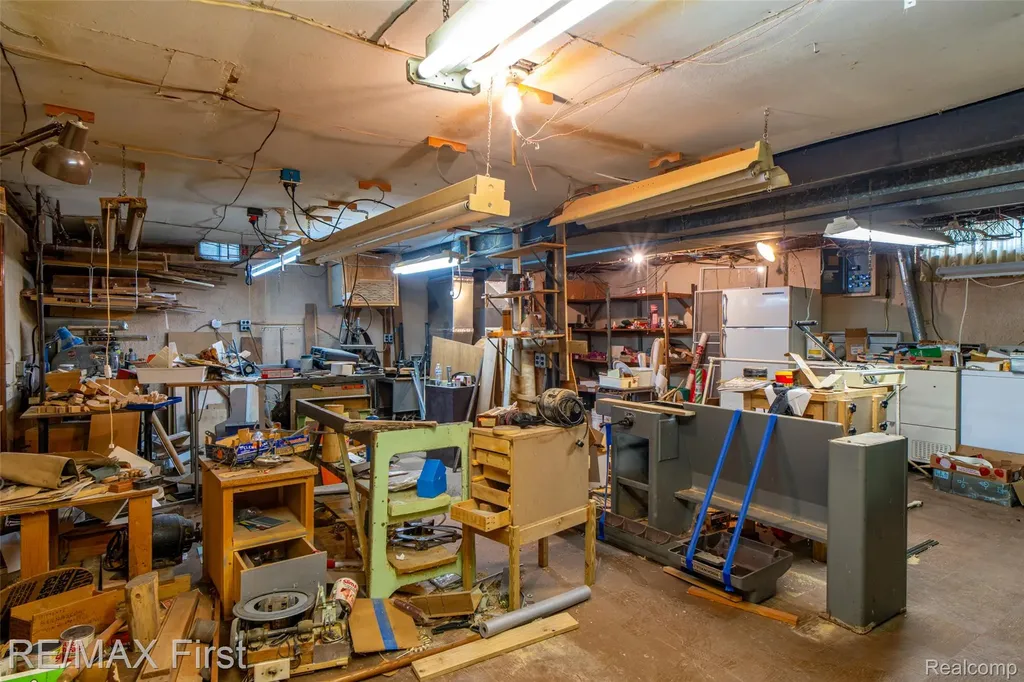 3848 Pall Drive Warren City MI 48092