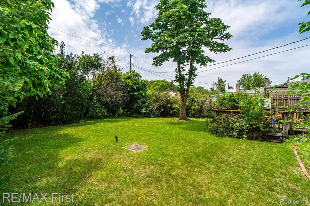 3848 Pall Drive Warren City MI 48092