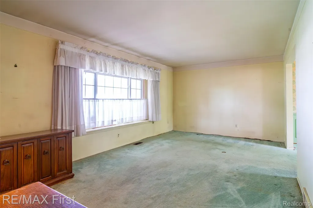 3848 Pall Drive Warren City MI 48092