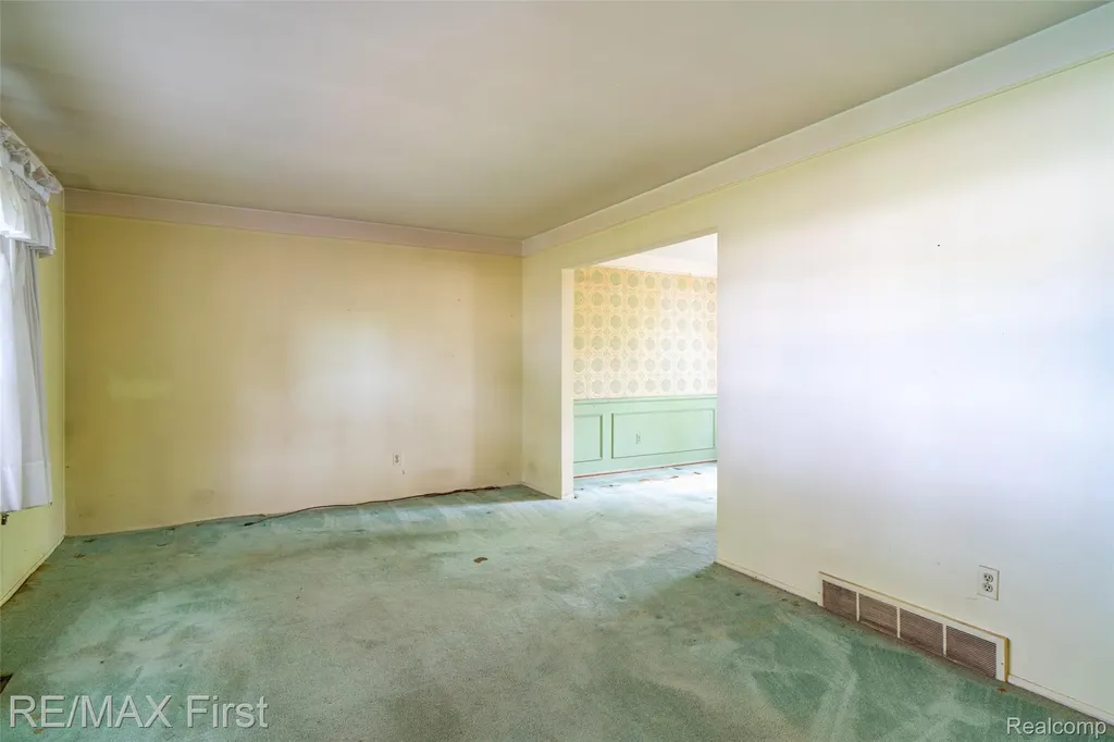 3848 Pall Drive Warren City MI 48092