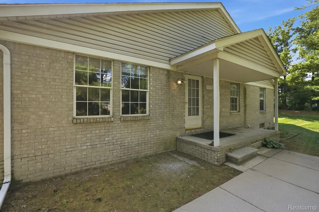 47078 Auburn Court Shelby Charter Township MI 48317