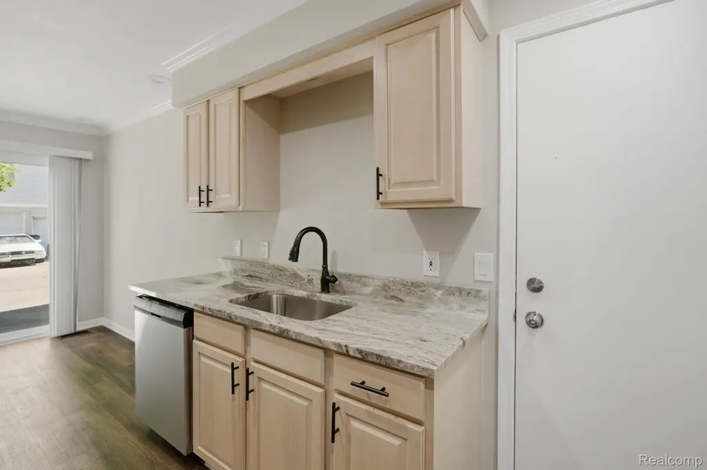 47078 Auburn Court Shelby Charter Township MI 48317