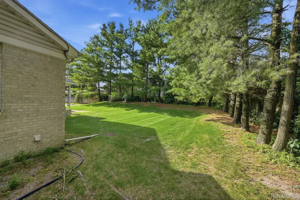 47078 Auburn Court Shelby Charter Township MI 48317