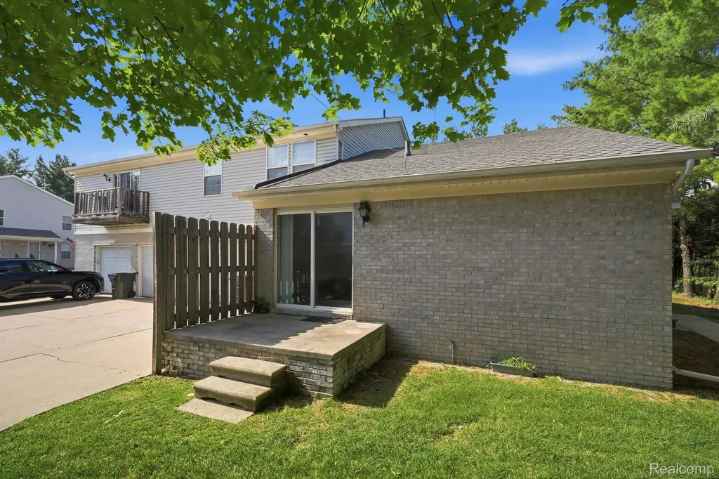 47078 Auburn Court Shelby Charter Township MI 48317