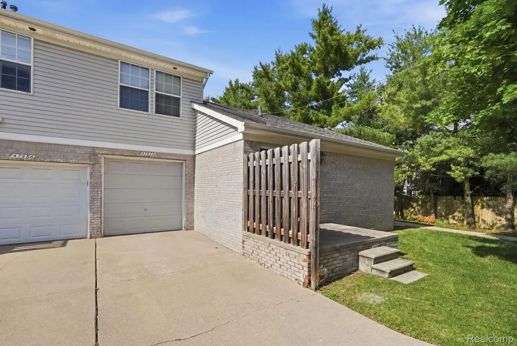 47078 Auburn Court Shelby Charter Township MI 48317