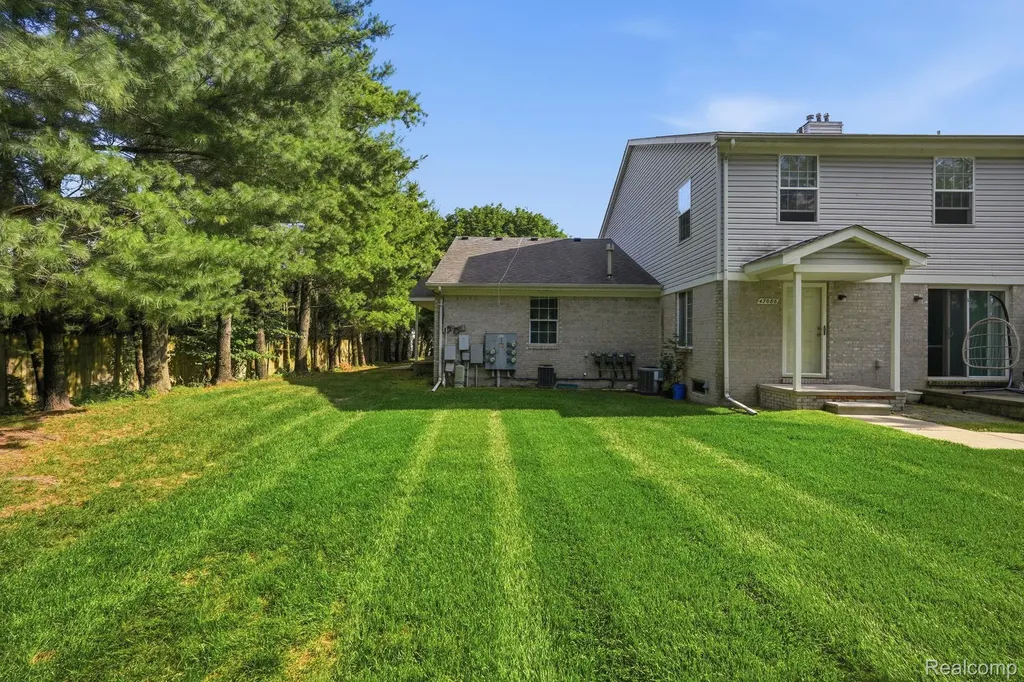 47078 Auburn Court Shelby Charter Township MI 48317