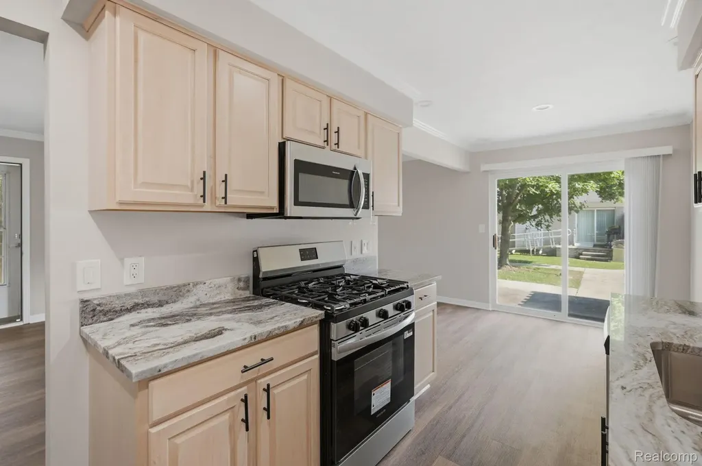 47078 Auburn Court Shelby Charter Township MI 48317