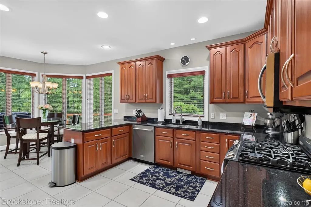1330 Corey Cove White Lake Charter Township MI 48383