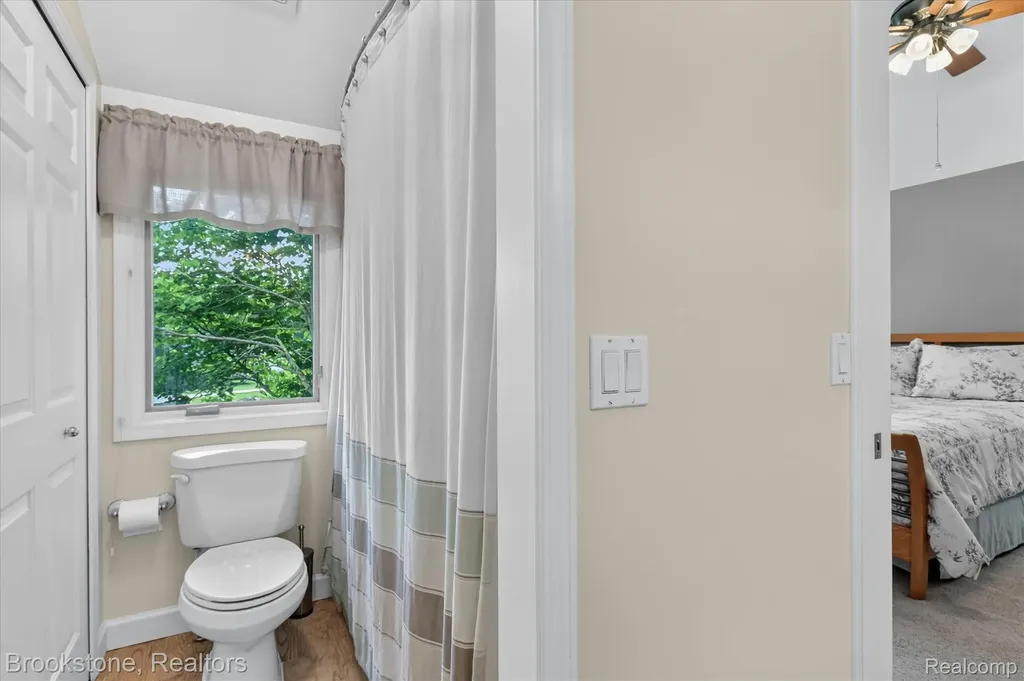 1330 Corey Cove White Lake Charter Township MI 48383