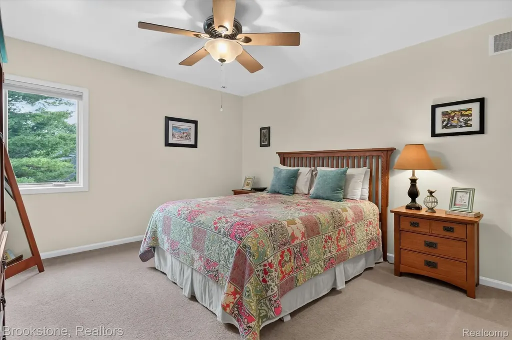 1330 Corey Cove White Lake Charter Township MI 48383