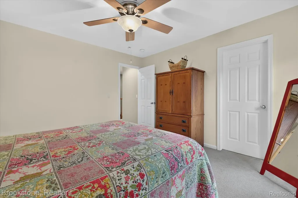 1330 Corey Cove White Lake Charter Township MI 48383