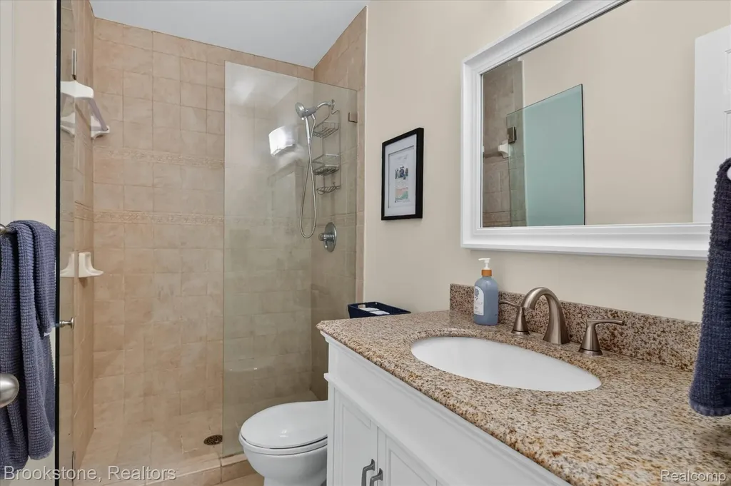 1330 Corey Cove White Lake Charter Township MI 48383