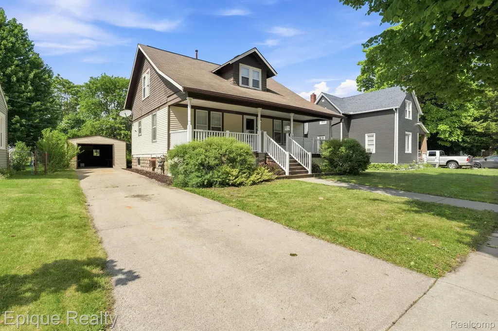 819 Tunnel Street Port Huron City MI 48060