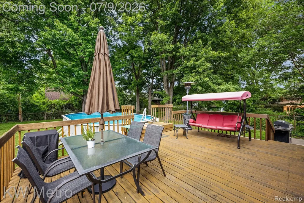 20665 Woodcrest Street Harper Woods City MI 48225