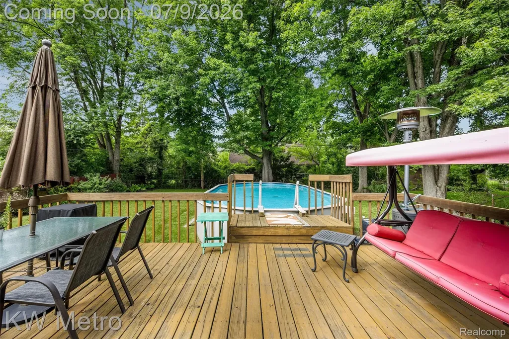 20665 Woodcrest Street Harper Woods City MI 48225