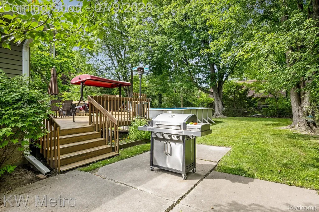 20665 Woodcrest Street Harper Woods City MI 48225