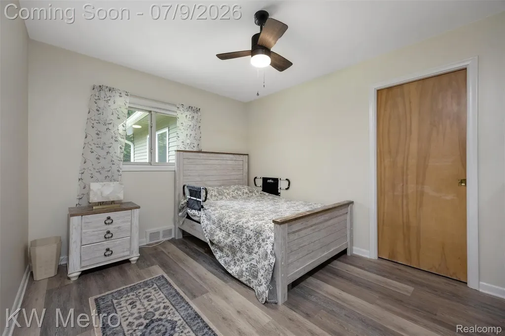 20665 Woodcrest Street Harper Woods City MI 48225