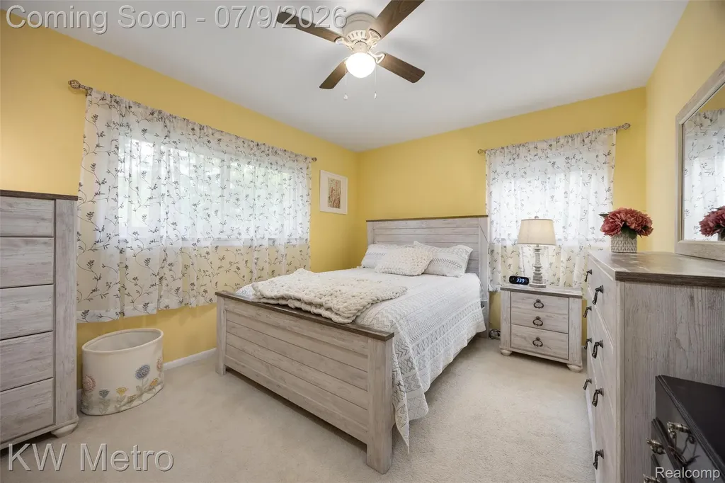 20665 Woodcrest Street Harper Woods City MI 48225