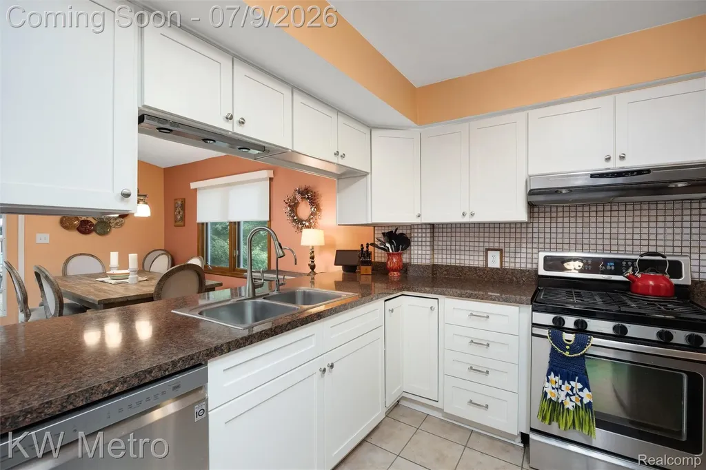 20665 Woodcrest Street Harper Woods City MI 48225
