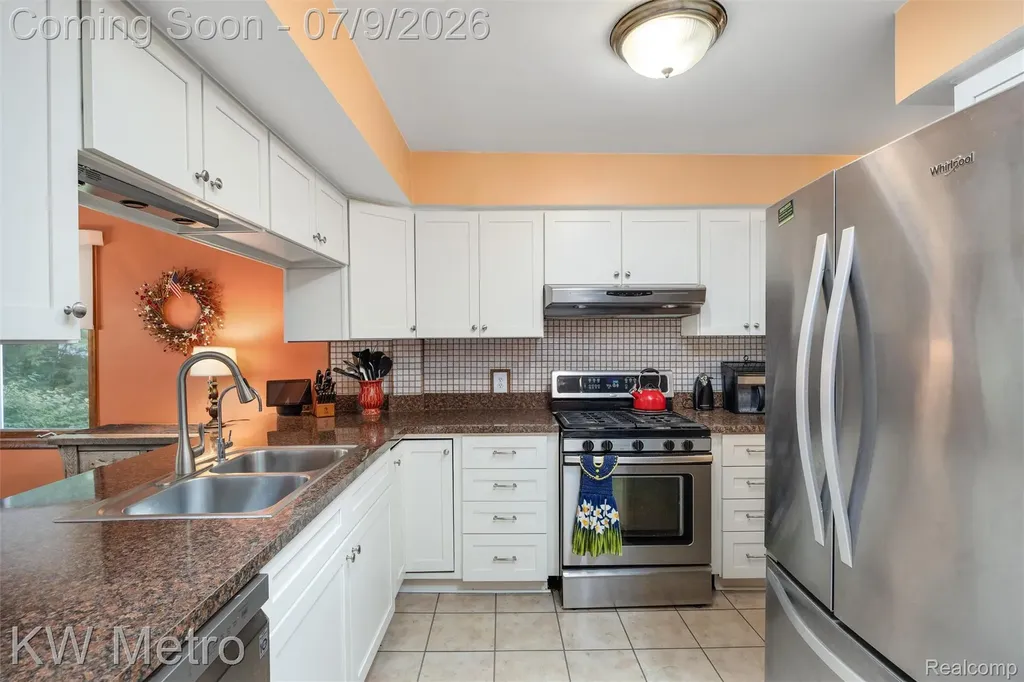 20665 Woodcrest Street Harper Woods City MI 48225