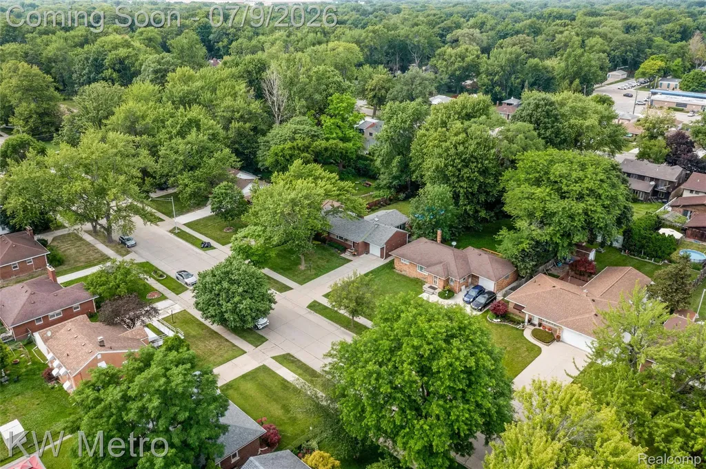 20665 Woodcrest Street Harper Woods City MI 48225