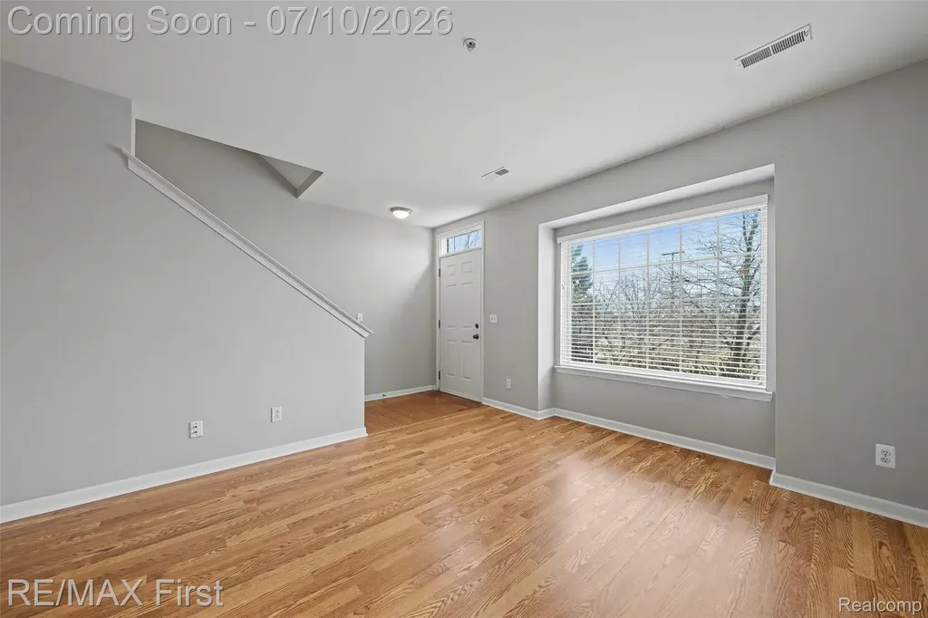 1582 Devon Lane Troy City MI 48084