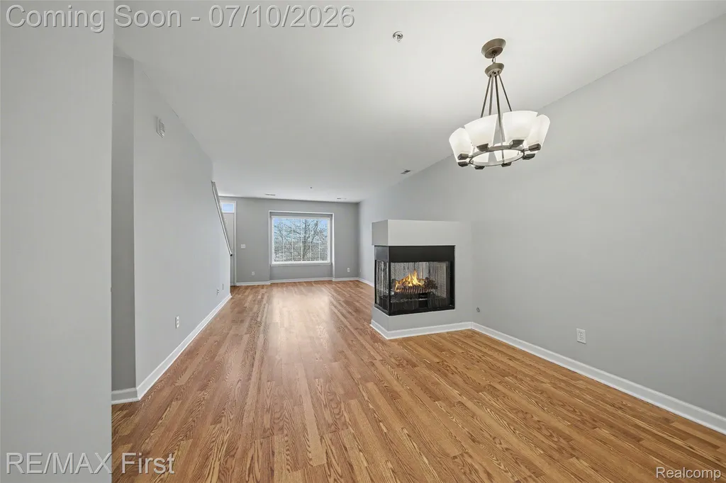 1582 Devon Lane Troy City MI 48084