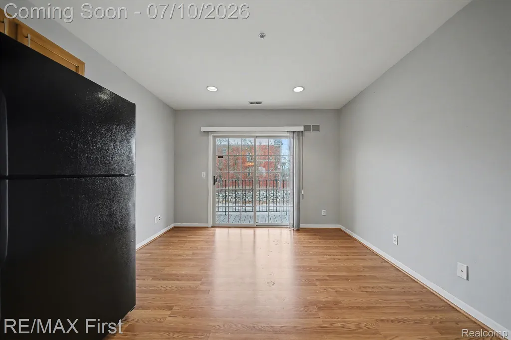 1582 Devon Lane Troy City MI 48084