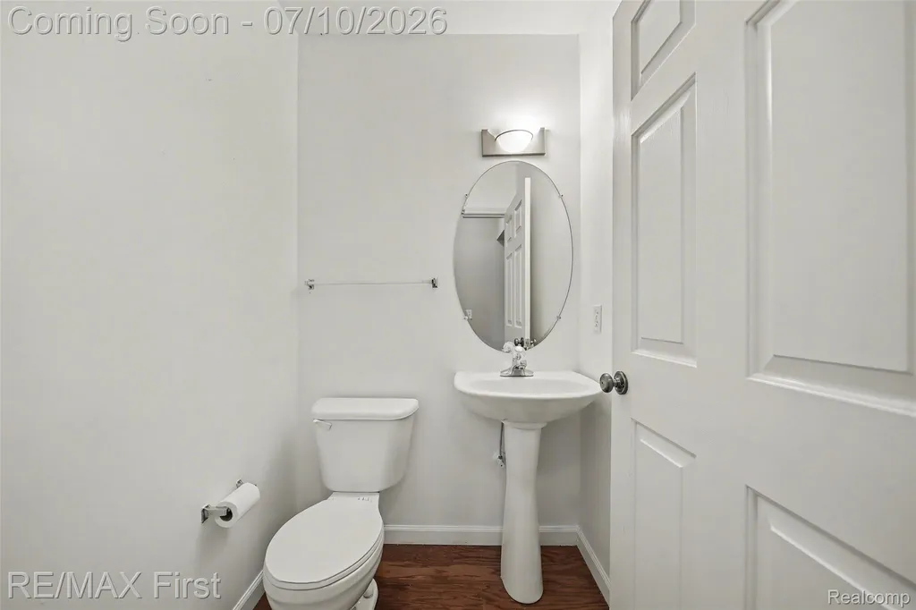 1582 Devon Lane Troy City MI 48084