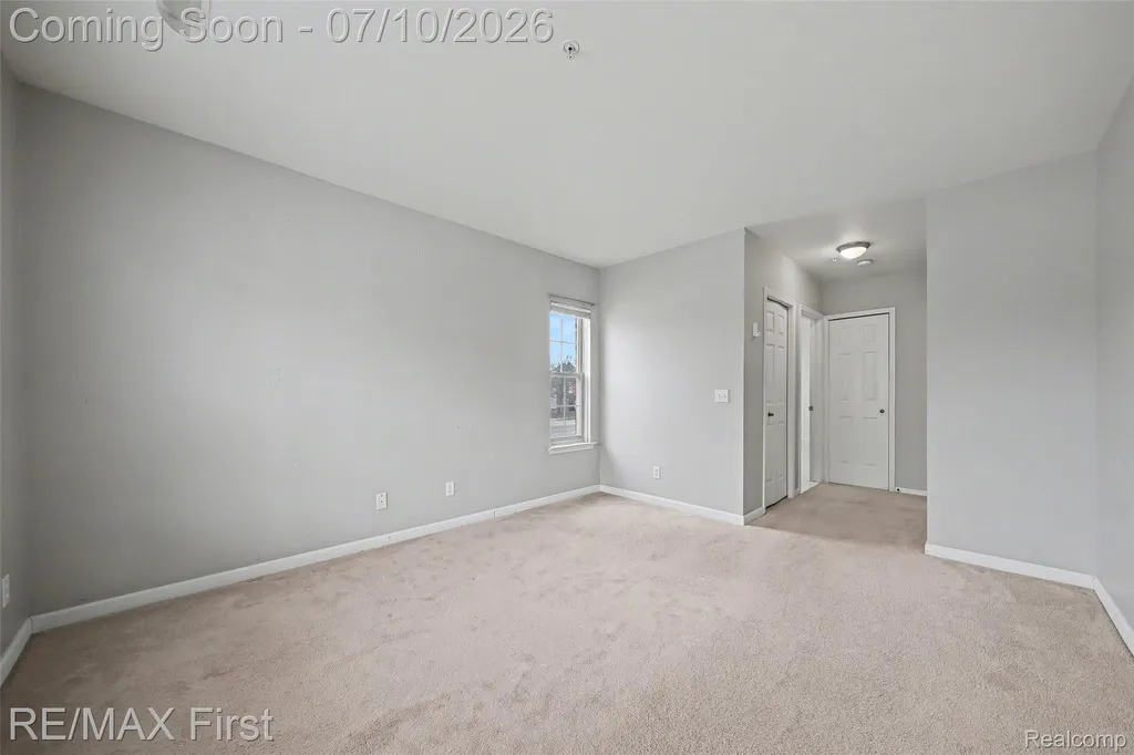 1582 Devon Lane Troy City MI 48084