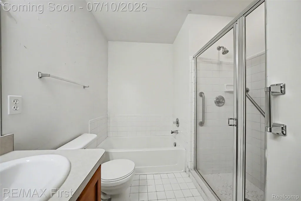 1582 Devon Lane Troy City MI 48084
