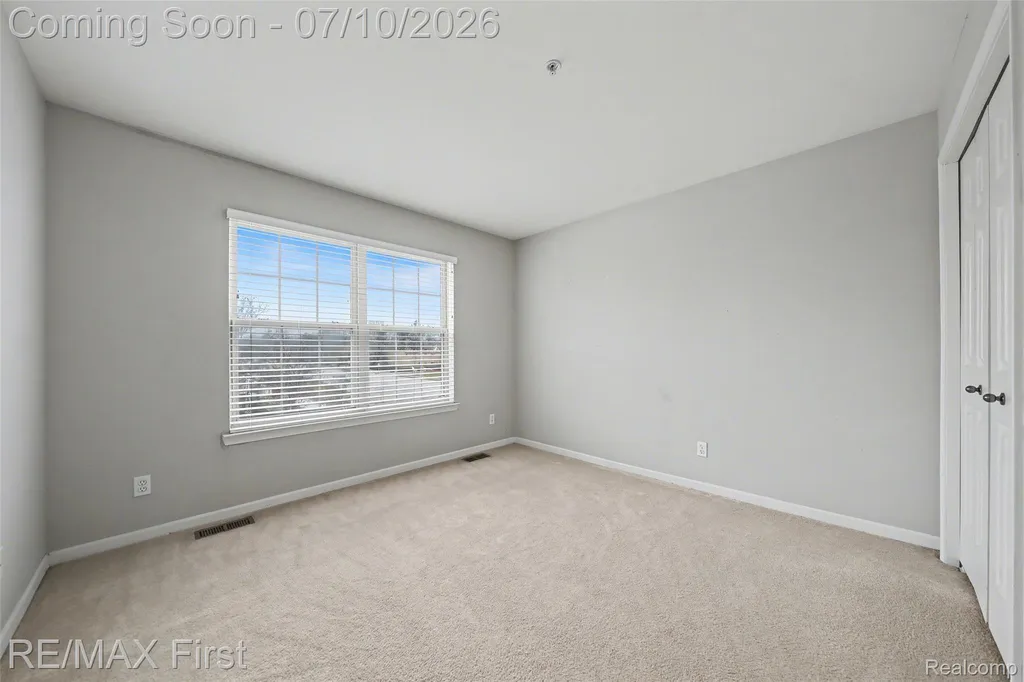 1582 Devon Lane Troy City MI 48084