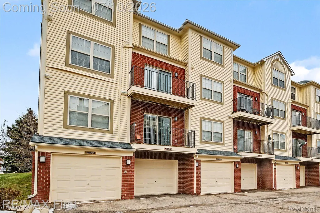 1582 Devon Lane Troy City MI 48084