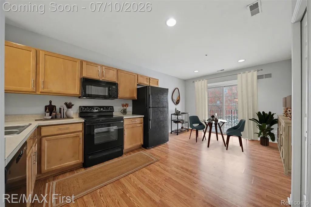 1582 Devon Lane Troy City MI 48084
