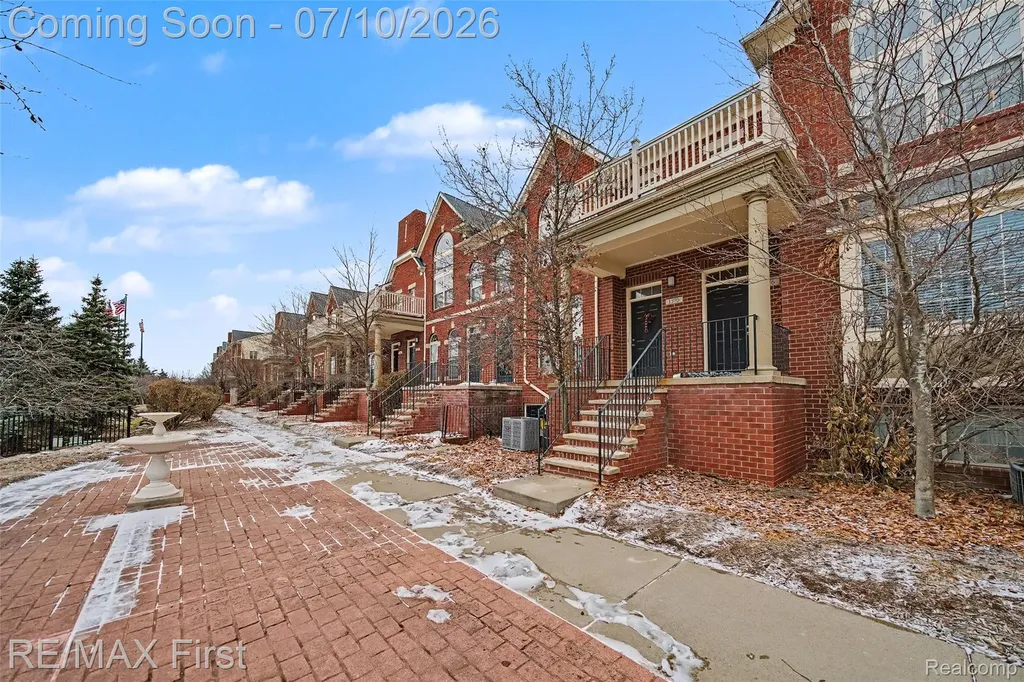 1582 Devon Lane Troy City MI 48084
